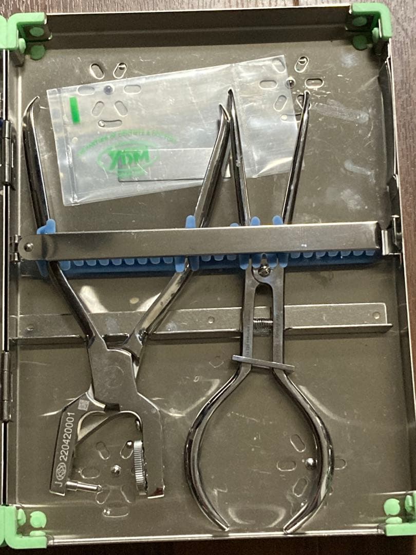 ラバーダムキット　滅菌ケース付き