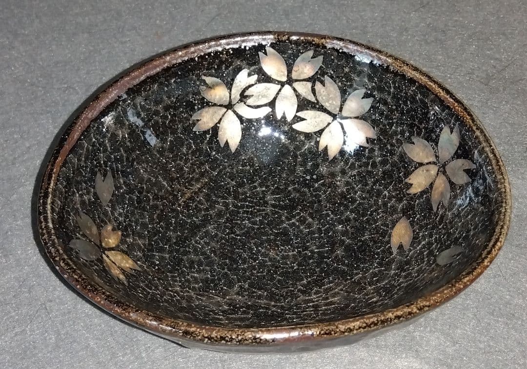 美濃焼の名工 三浦繁久作品　鼠志野紅葉紋様の向付け中鉢と中皿と大皿 の三種類