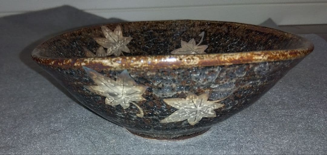 美濃焼の名工 三浦繁久作品　鼠志野紅葉紋様の向付け中鉢と中皿と大皿 の三種類