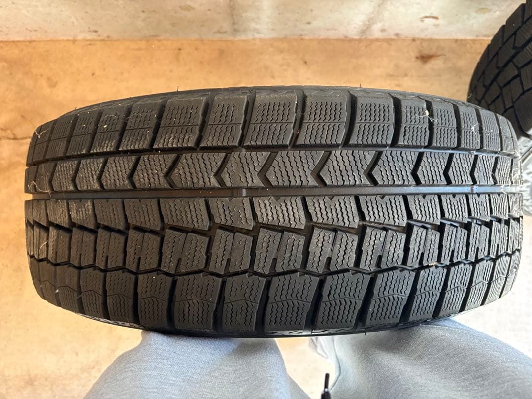 DUNLOP スタッドレス 215/55R17 21年製 エスティマ純正ホイール
