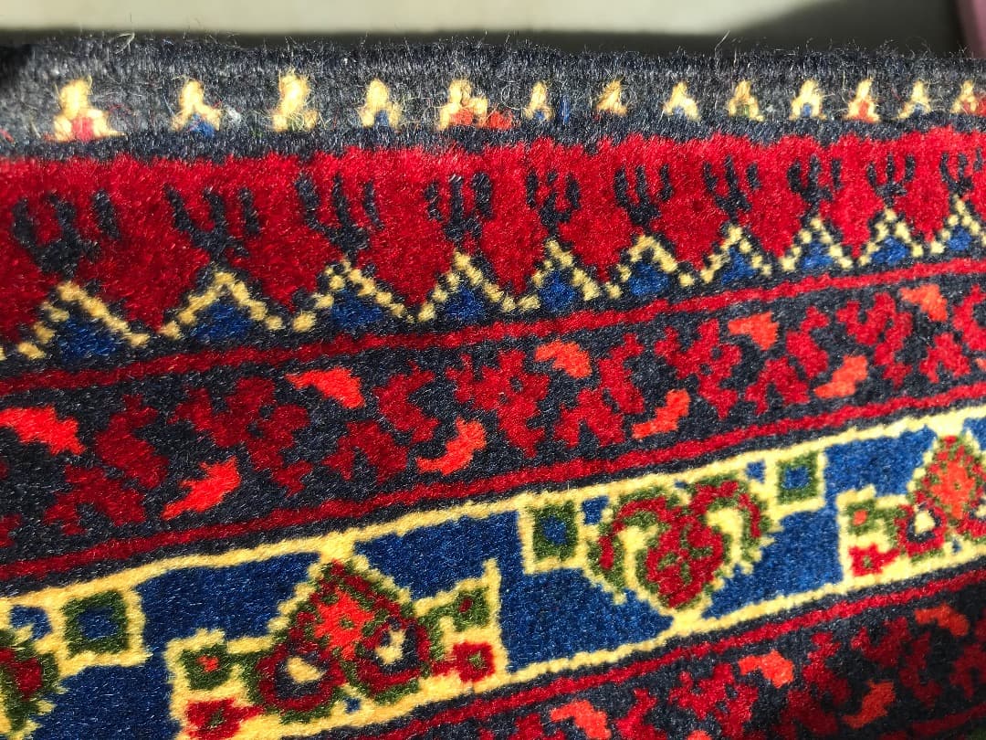 絨毯の女王ーホジャロシュナイ(274cm x 182cm)