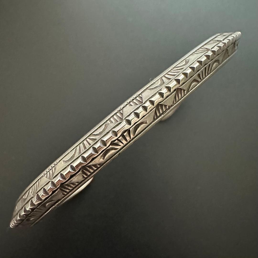 Navajo Wylie Secatero スタンプワーク トライアングバングル