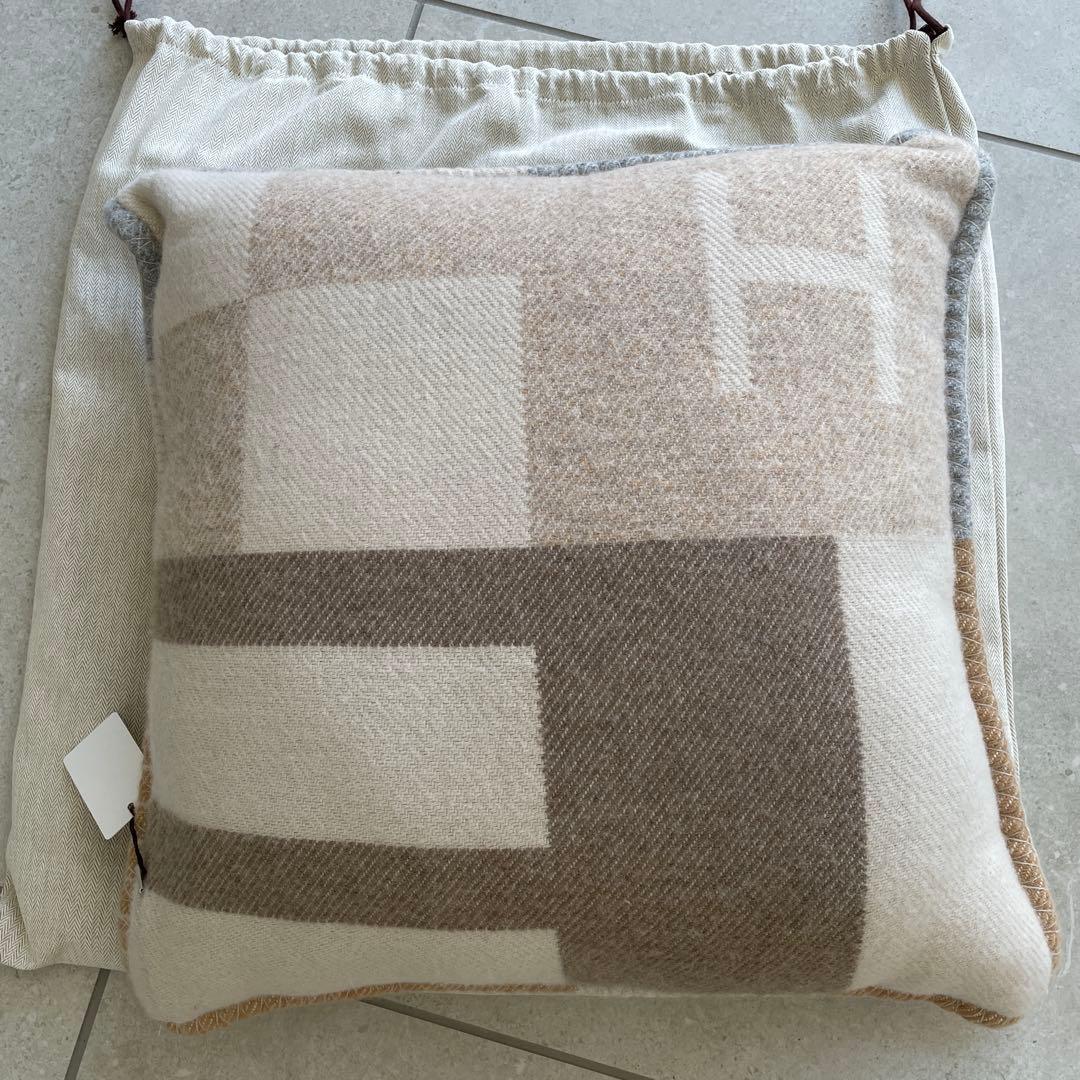 新品未使用　エルメス　クッション　一個