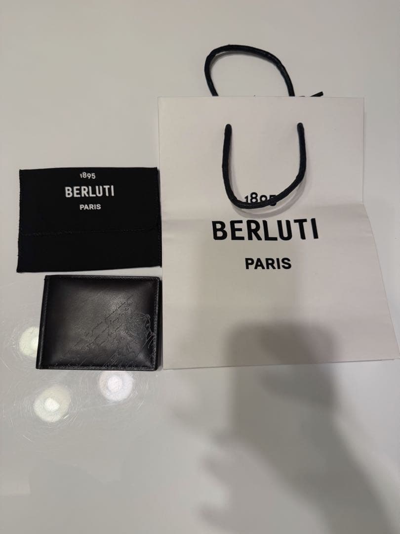 ベルルッティ マネークリップ財布 白印字