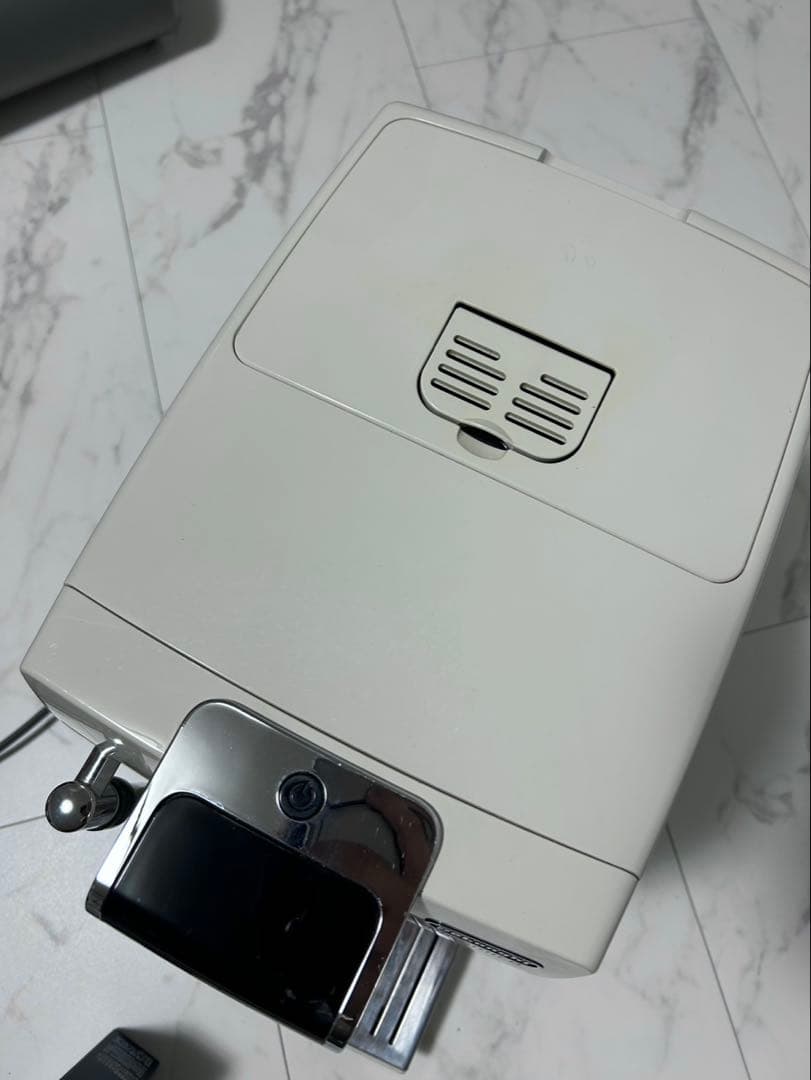 DeLonghi Dinamica　コーヒーメーカー　デロンギディナミカ