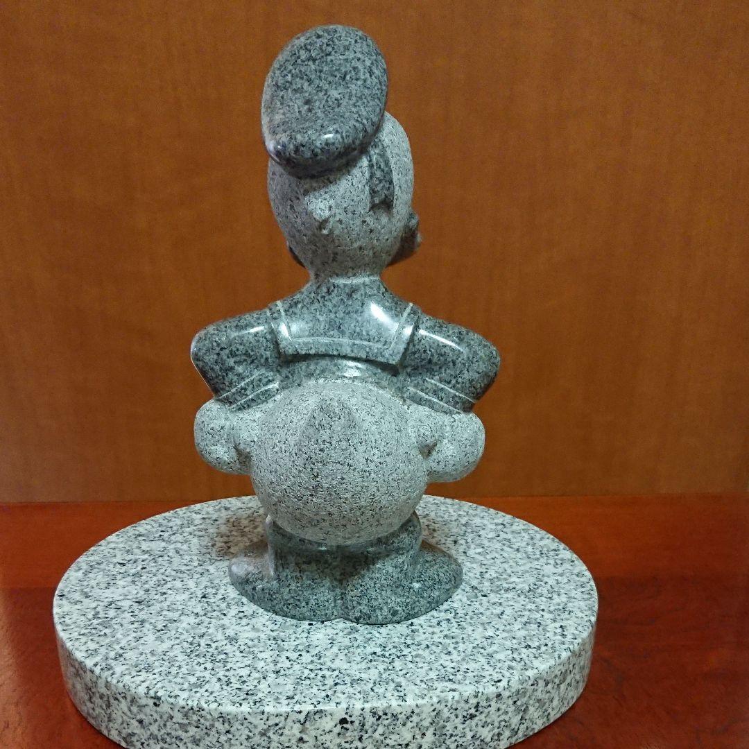 ドナルドダック置き石