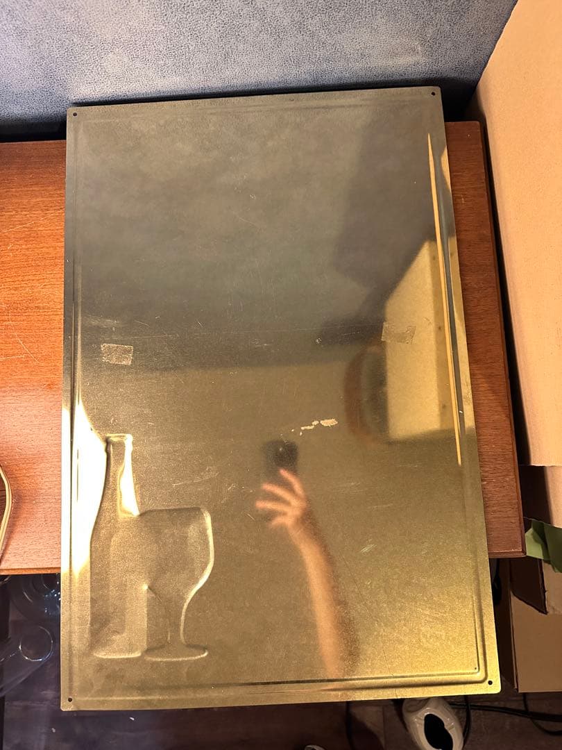 ヒューガルデンビール　禁断の果実　アダムとイヴ　ティン看板