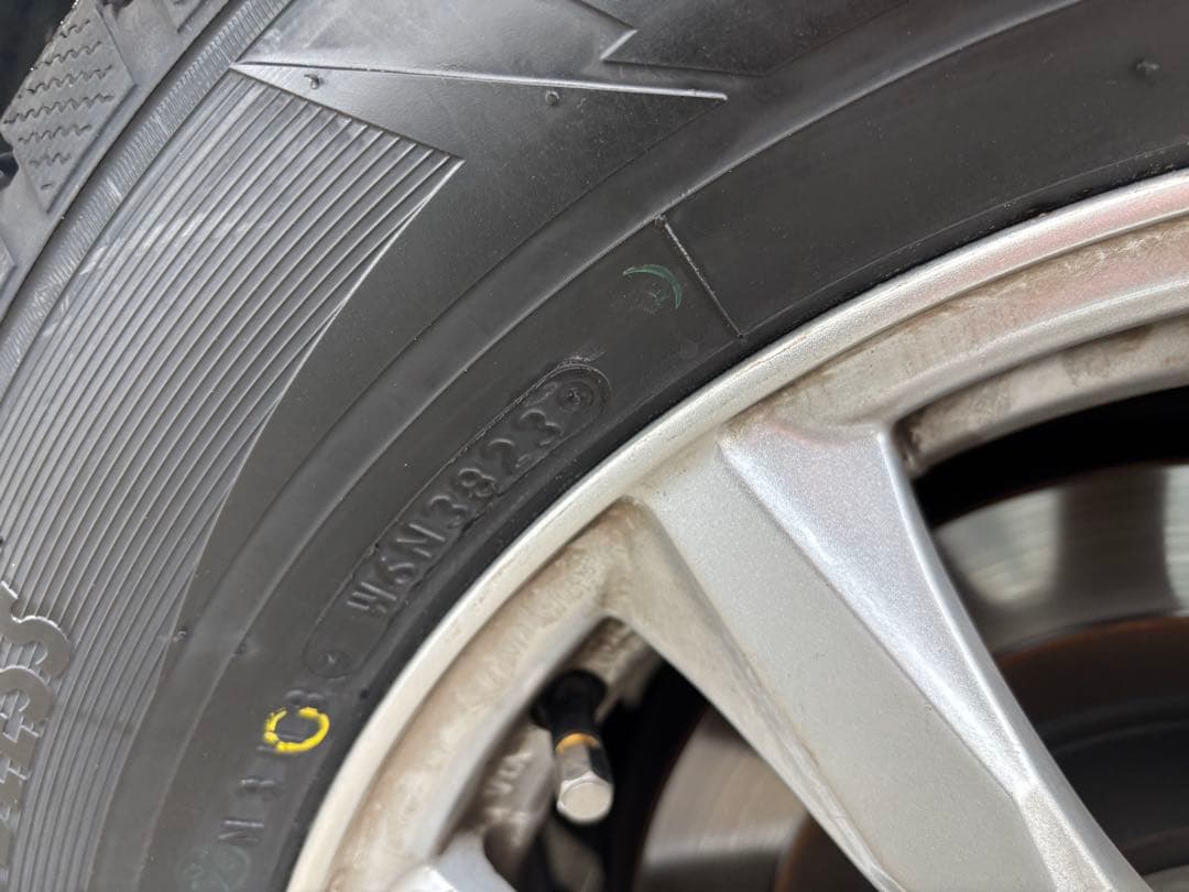 美品トーヨータイヤ　TOYO 2023 215/60r16 スタッドレス　3ヶ月