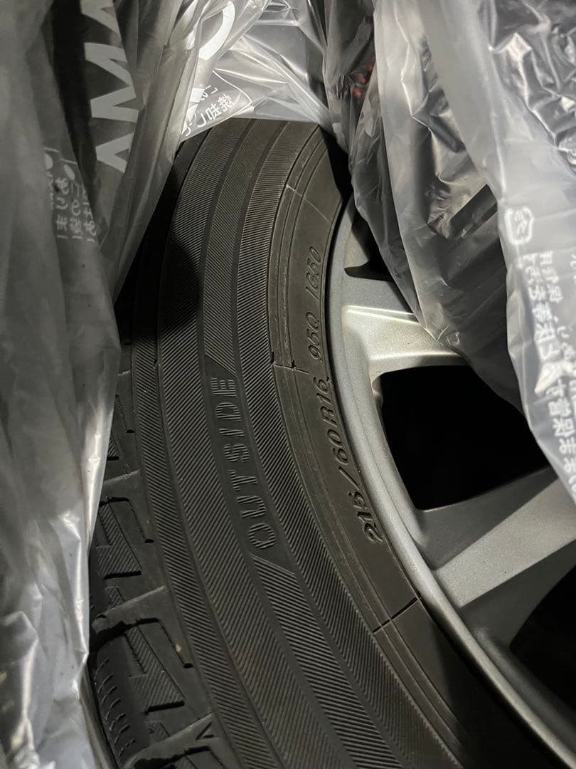 美品トーヨータイヤ　TOYO 2023 215/60r16 スタッドレス　3ヶ月
