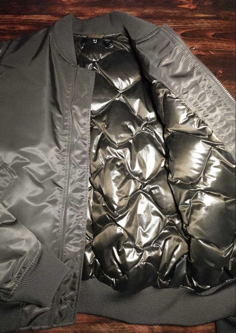 2021年製 ユニクロ ＋J ハイブリッドダウンオーバーサイズMA-1 Lサイズ