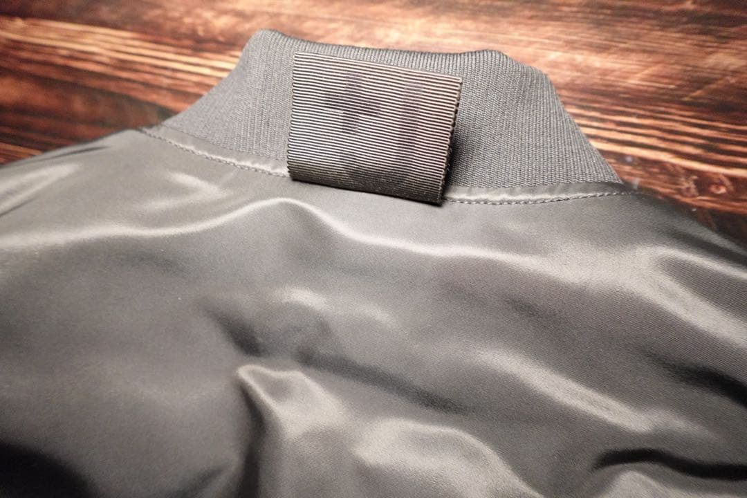 2021年製 ユニクロ ＋J ハイブリッドダウンオーバーサイズMA-1 Lサイズ