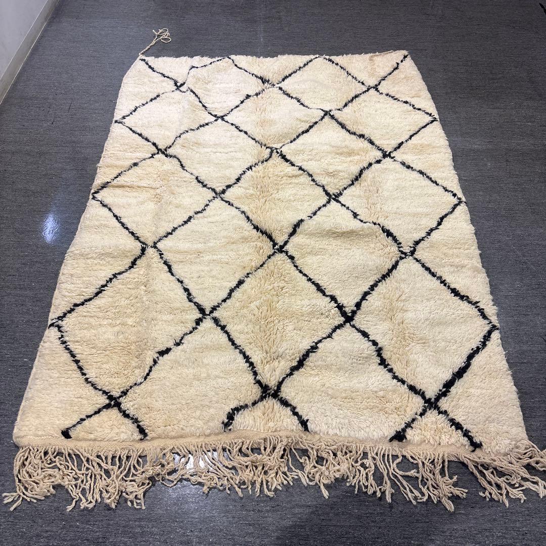 モロッコ製　新品　ベニワレン　ラグ