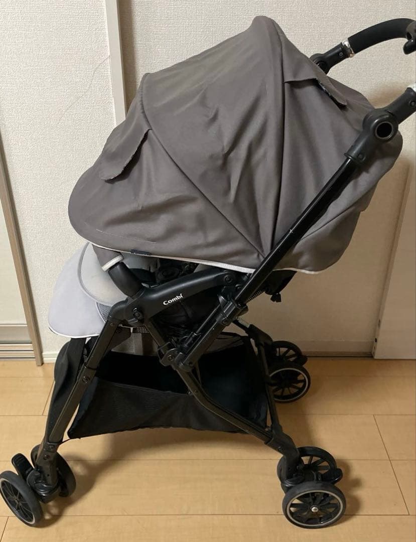 コンビ ベビーカー　スゴカルα 4キャス エッグショックHTヘリボーン