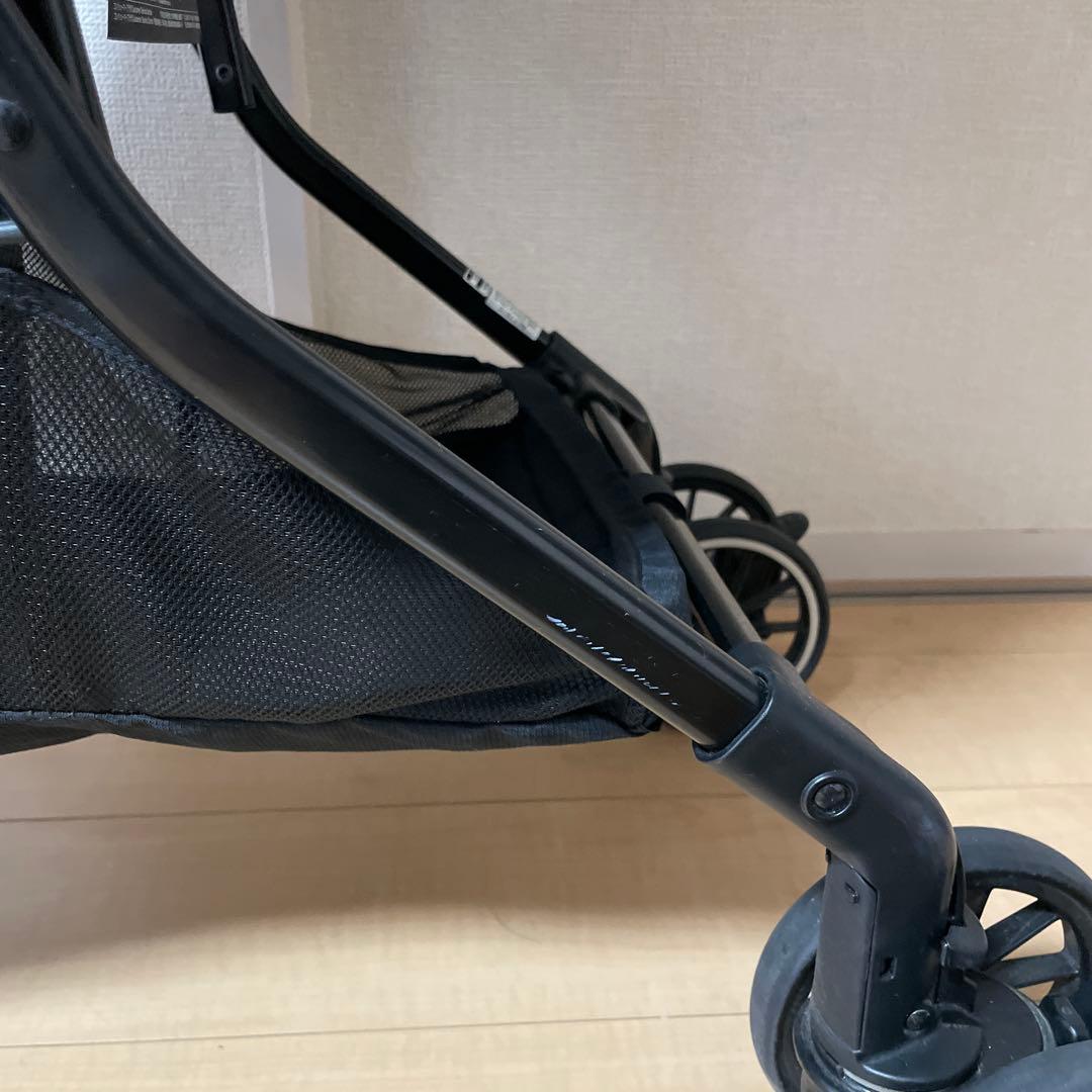 コンビ ベビーカー　スゴカルα 4キャス エッグショックHTヘリボーン