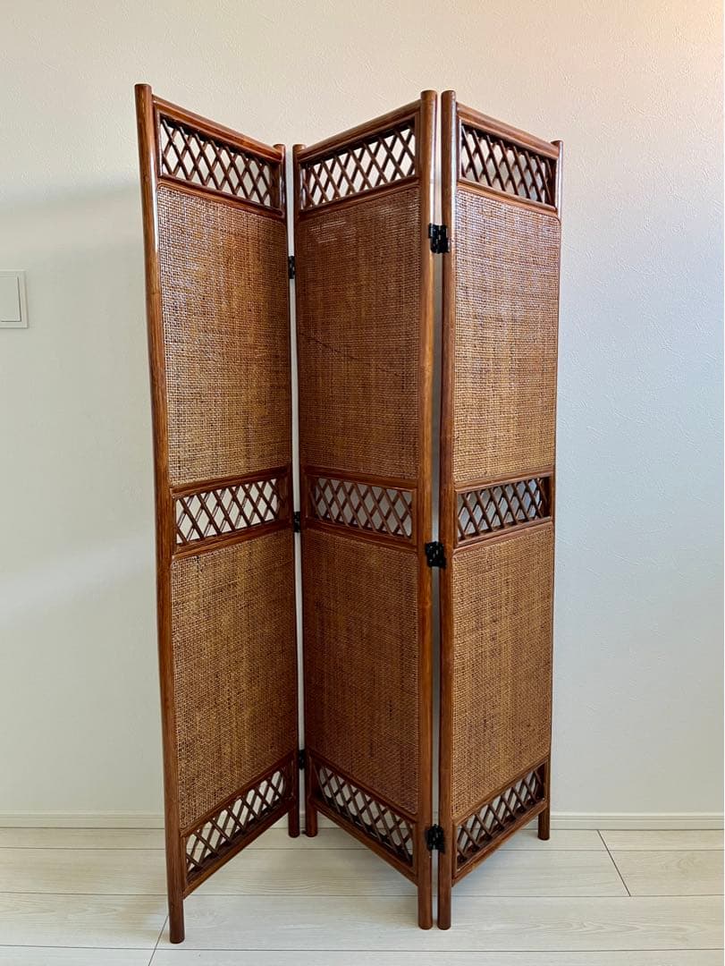 ラタンパーテーション