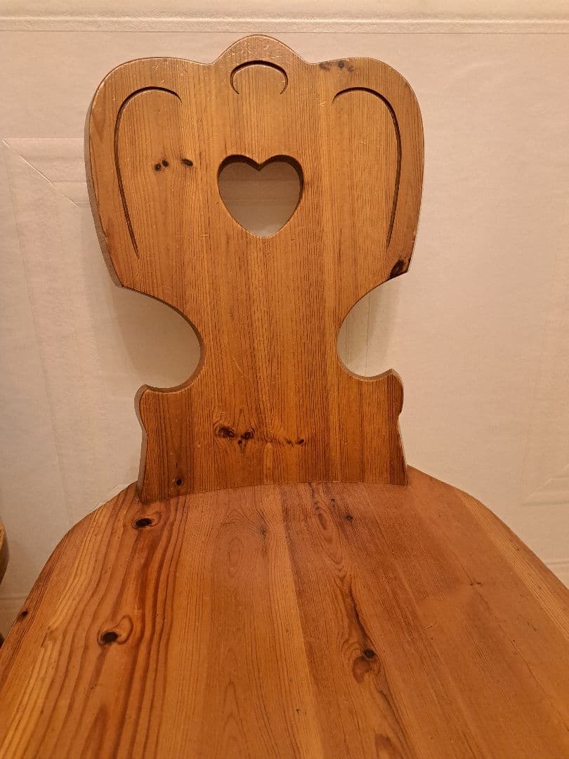 パイン材　木製ハート型背もたれ椅子2脚セット