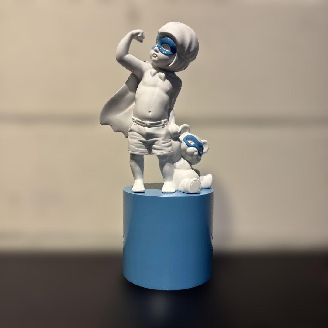 リヤドロ 『強いんだぞ！』