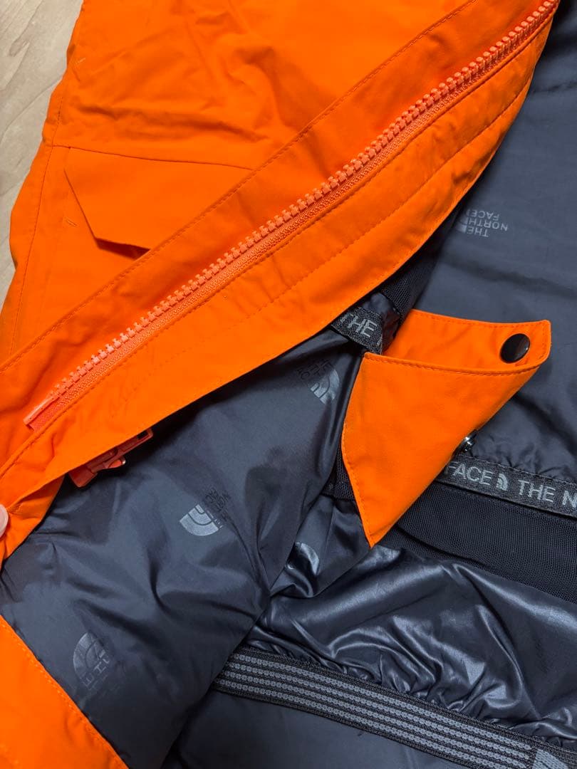 NS61808 ノースフェイス　スノーウェア　メンズS