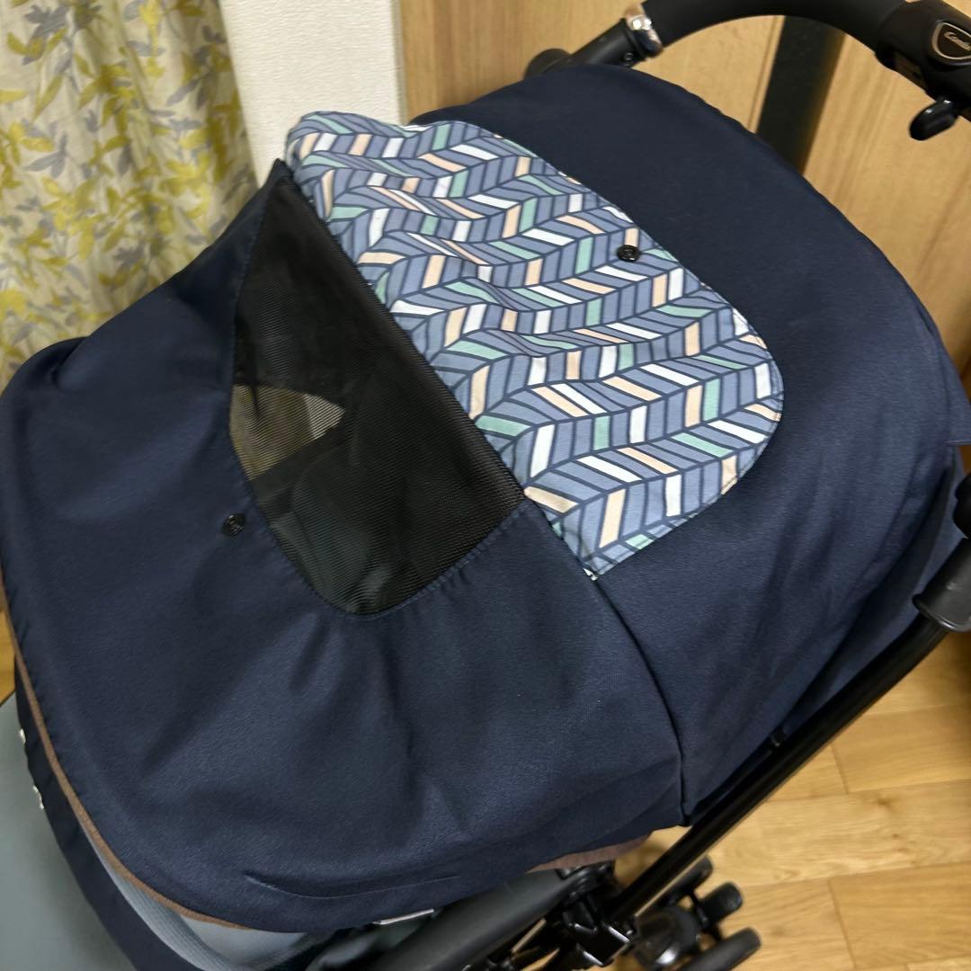 combi コンビ　スゴカルα 4キャス compact エッグショック HT