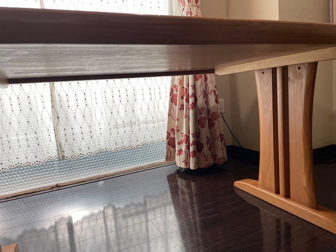 カリモク ダイニングテーブル