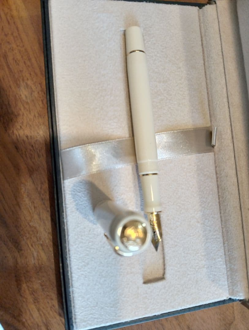 パーカー　デュオフォールド　ホワイト　F