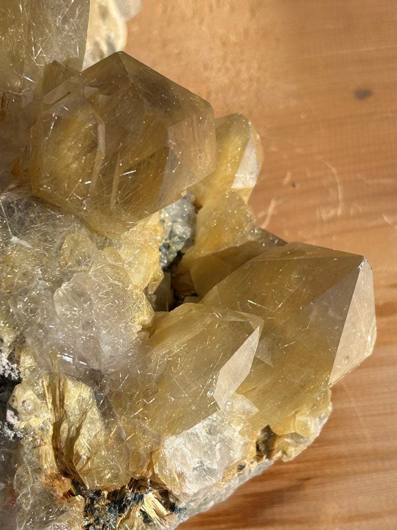 水晶　ルチルクォーツ原石　希少価値3.1kg‼️168万→98万→