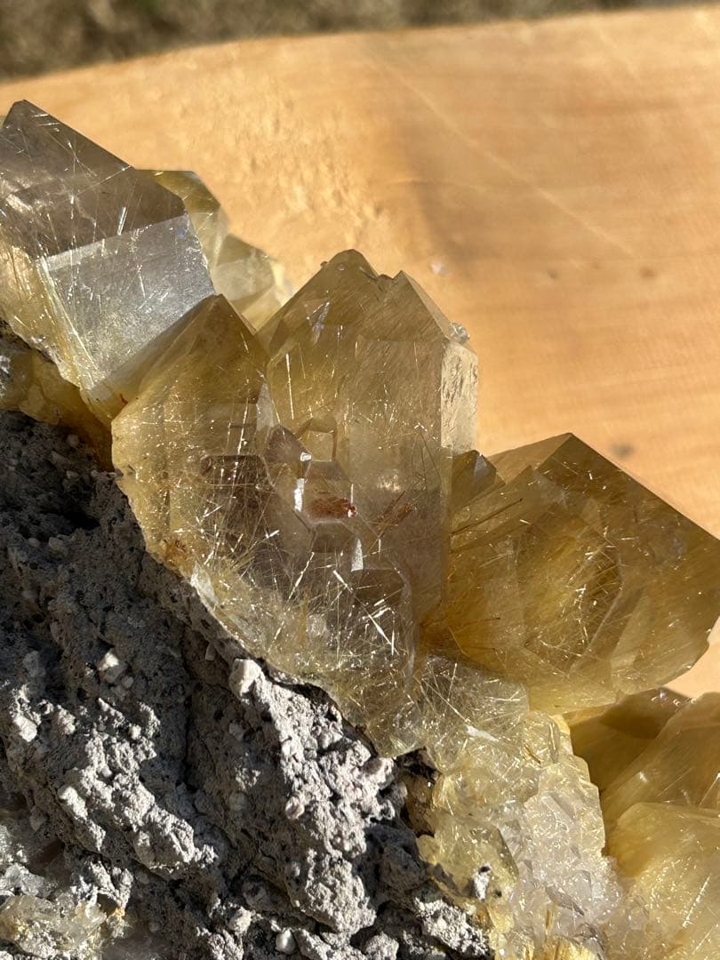 水晶　ルチルクォーツ原石　希少価値3.1kg‼️168万→98万→