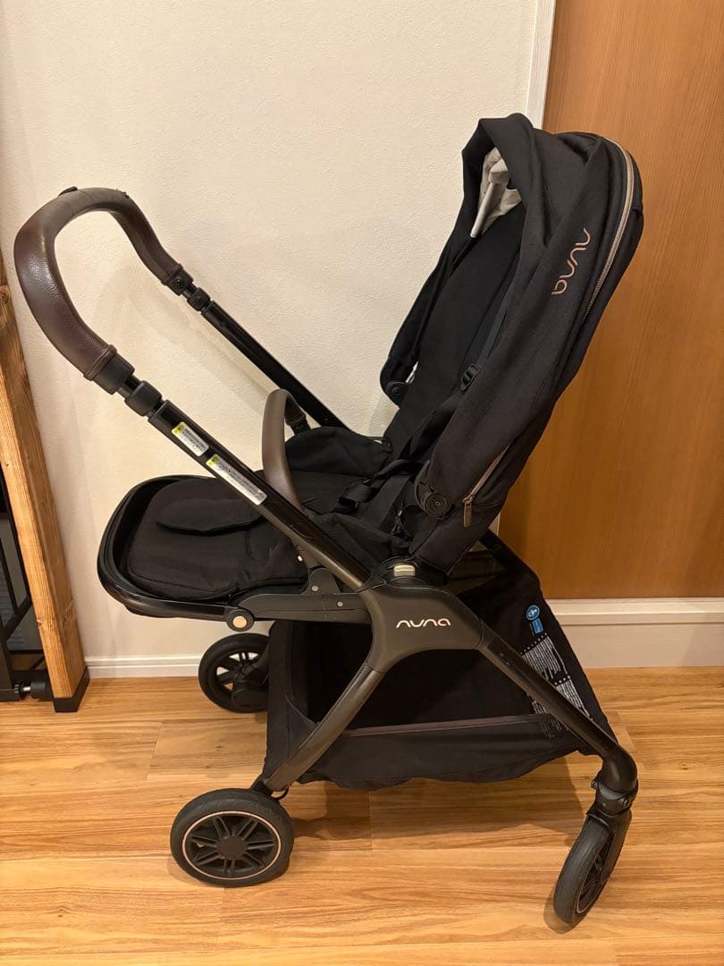 柴犬 nuna TRIV riveted（トリヴ リベテッド） ベビーカー