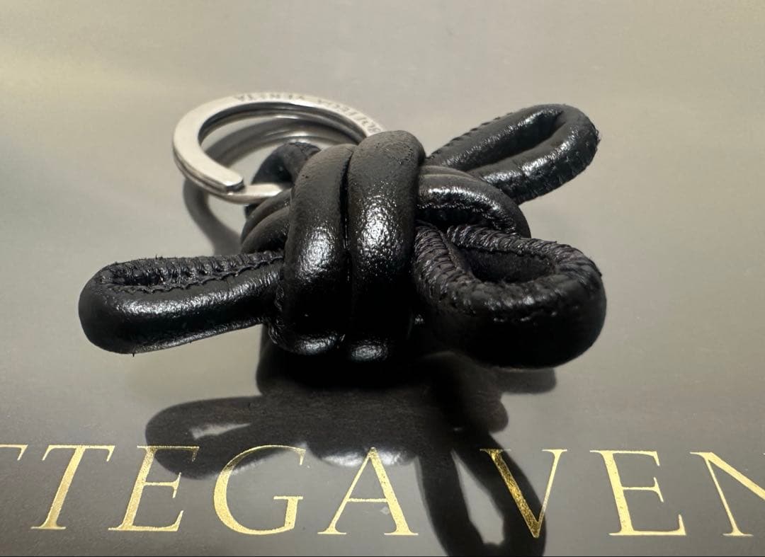 【付属品付】ボッテガヴェネタ ノットキーリング クロームロゴ/黒/✨️✨