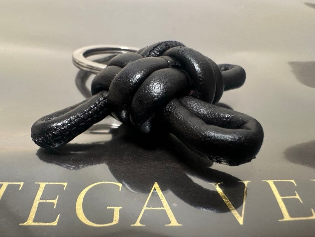 【付属品付】ボッテガヴェネタ ノットキーリング クロームロゴ/黒/✨️✨