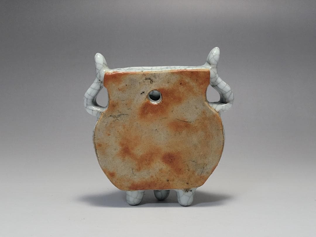 白磁 貫入 三足香炉型 掛花入 明清時代 幅約8.7cm