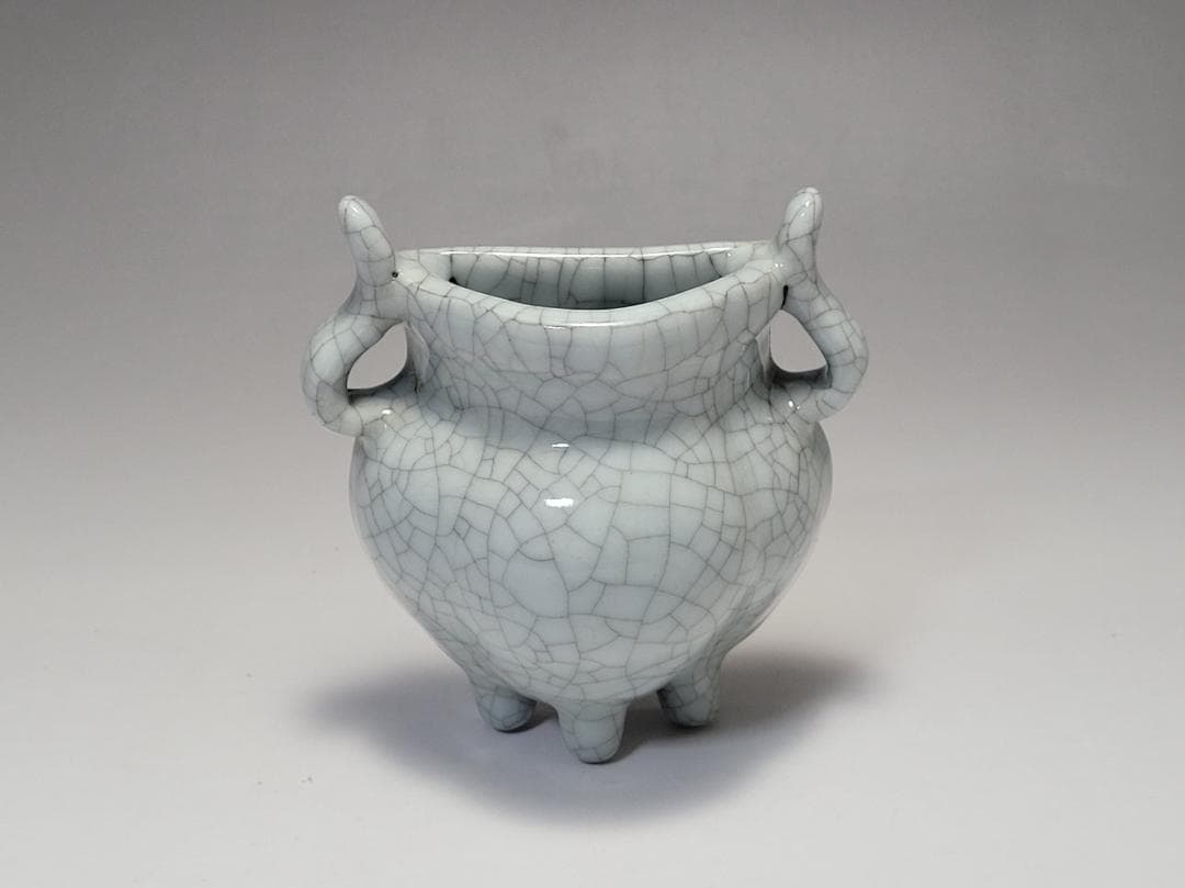 白磁 貫入 三足香炉型 掛花入 明清時代 幅約8.7cm