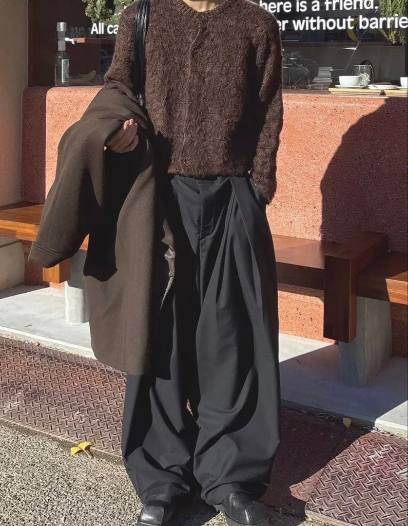 トップス RADIANT Roundneck cropped cardigan