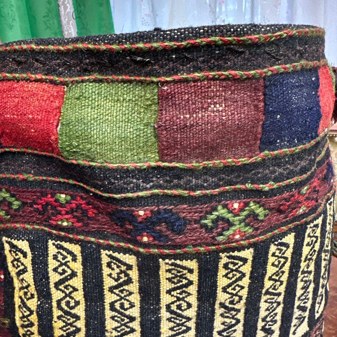 オールドキリムのとても古い ホリジンバッグ　ヴィンテージ トライブルラグ