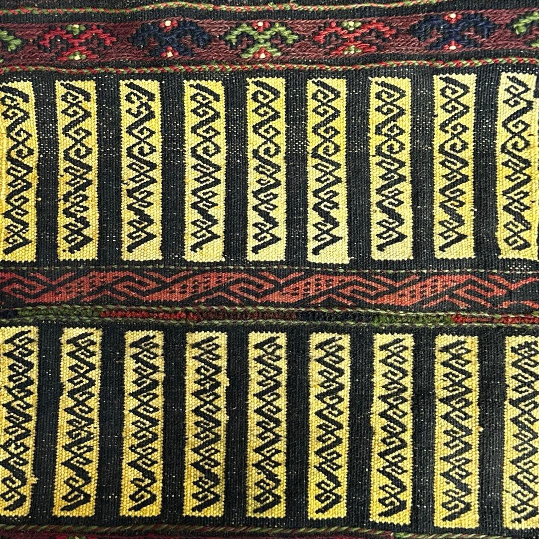 オールドキリムのとても古い ホリジンバッグ　ヴィンテージ トライブルラグ