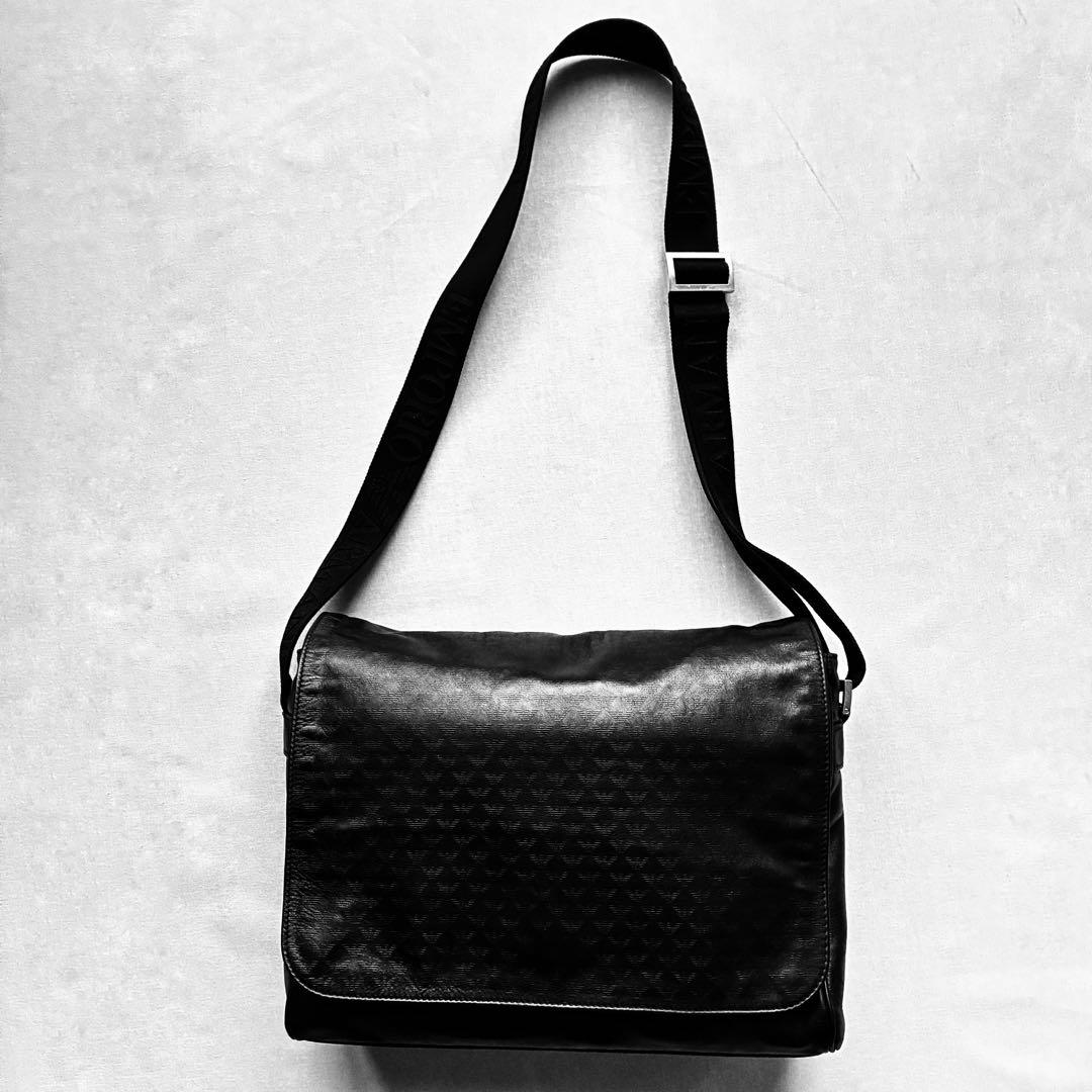 【美品】ジョルジオアルマーニ　ブラック　レザー　メッセンジャーバッグ　ショルダー