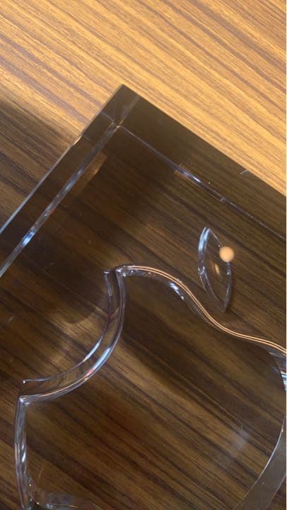 appleの置き物　ガラス製（73）アップルコンピュータ