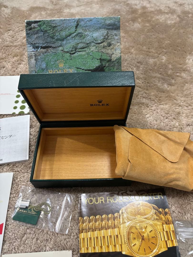 ROLEX GMTマスター腕時計空箱　付属品付き