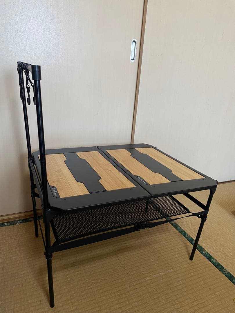 チルアウトキャンピング　テーブルセット