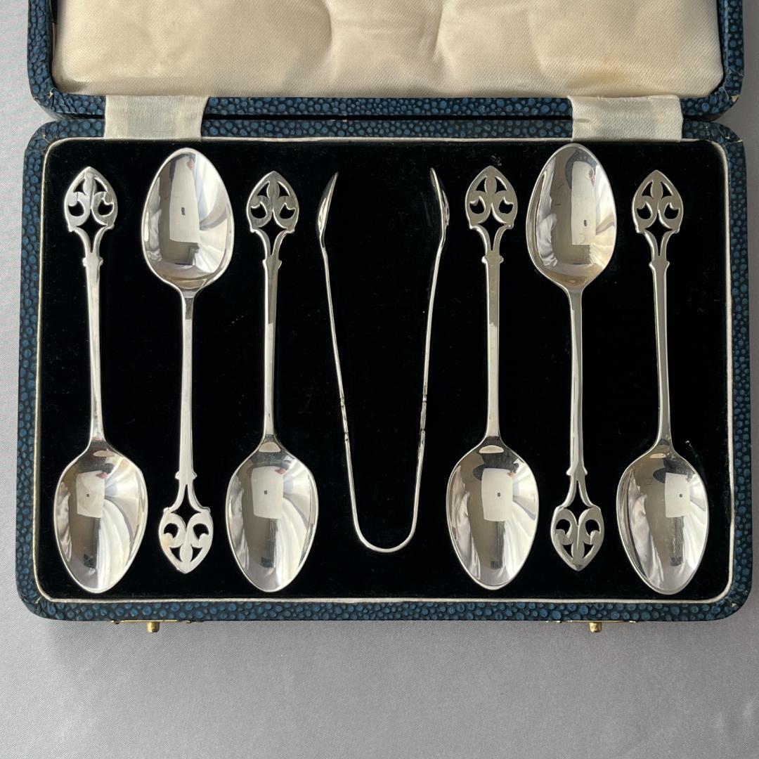 【英国】 透かしのティースプーン / シュガートング 6名用 ケース