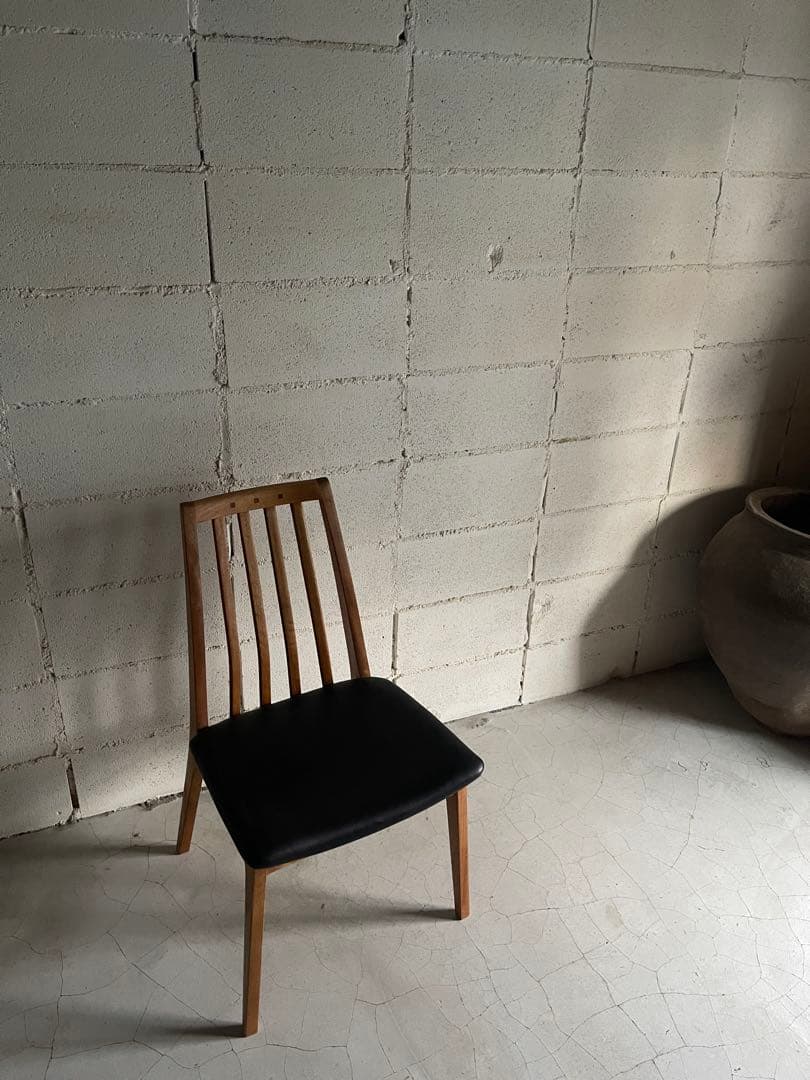 BOSCO ボスコ　ダイニングチェア　北欧　合皮レザー　朝日木材加工　アクタス