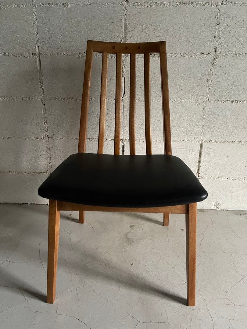 BOSCO ボスコ　ダイニングチェア　北欧　合皮レザー　朝日木材加工　アクタス