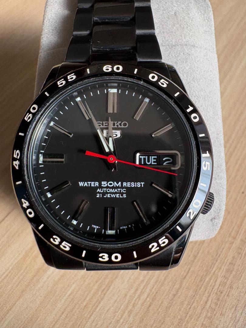 【黒い稲妻】SEIKO 5 自動巻き SNKE03KC 裏スケ 逆輸入 箱取説付