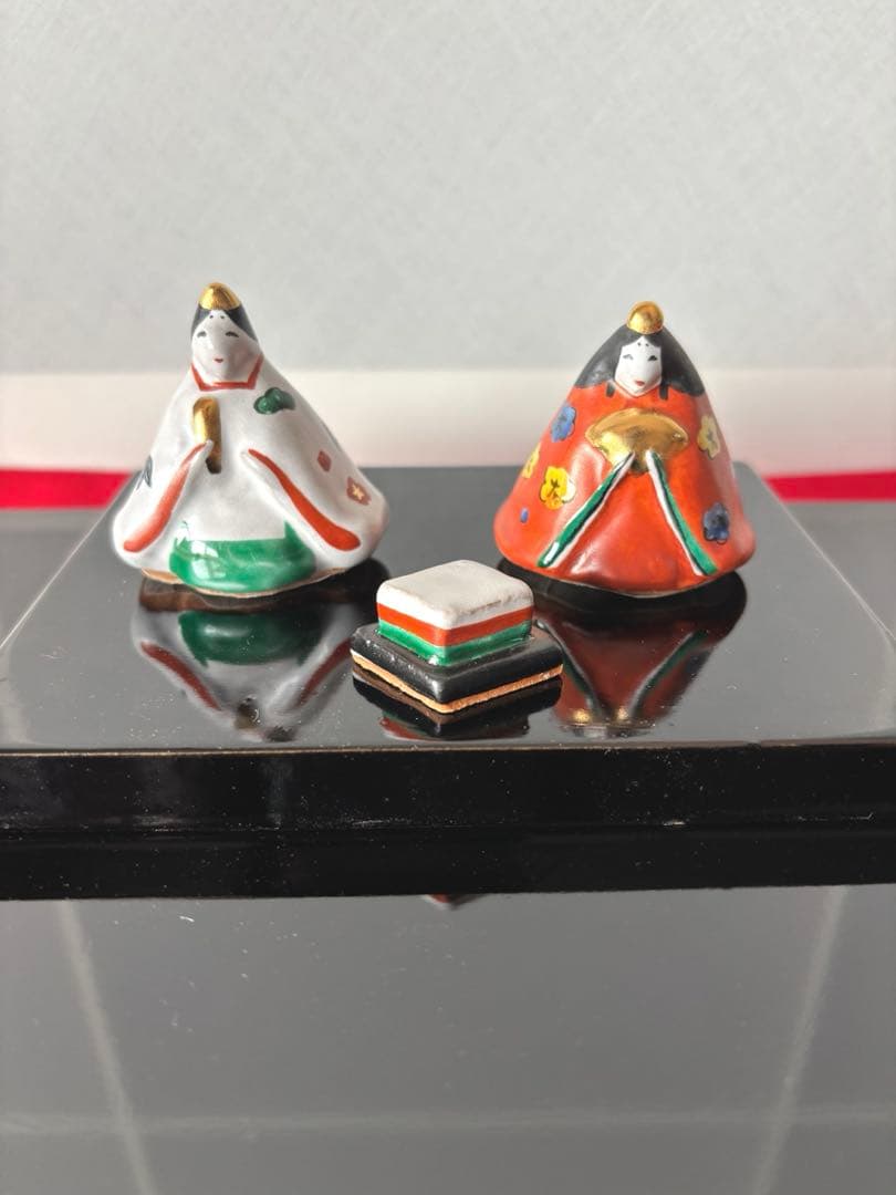 お雛様　お内裏さまと三人官女　陶磁器