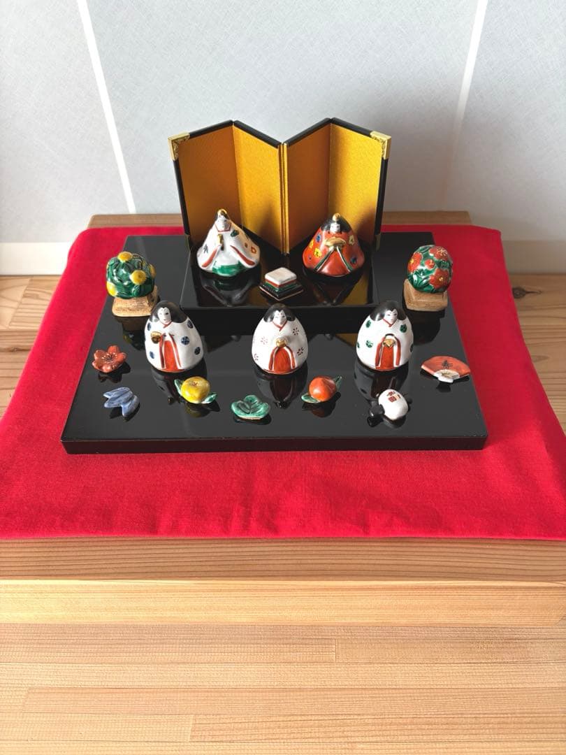 お雛様　お内裏さまと三人官女　陶磁器