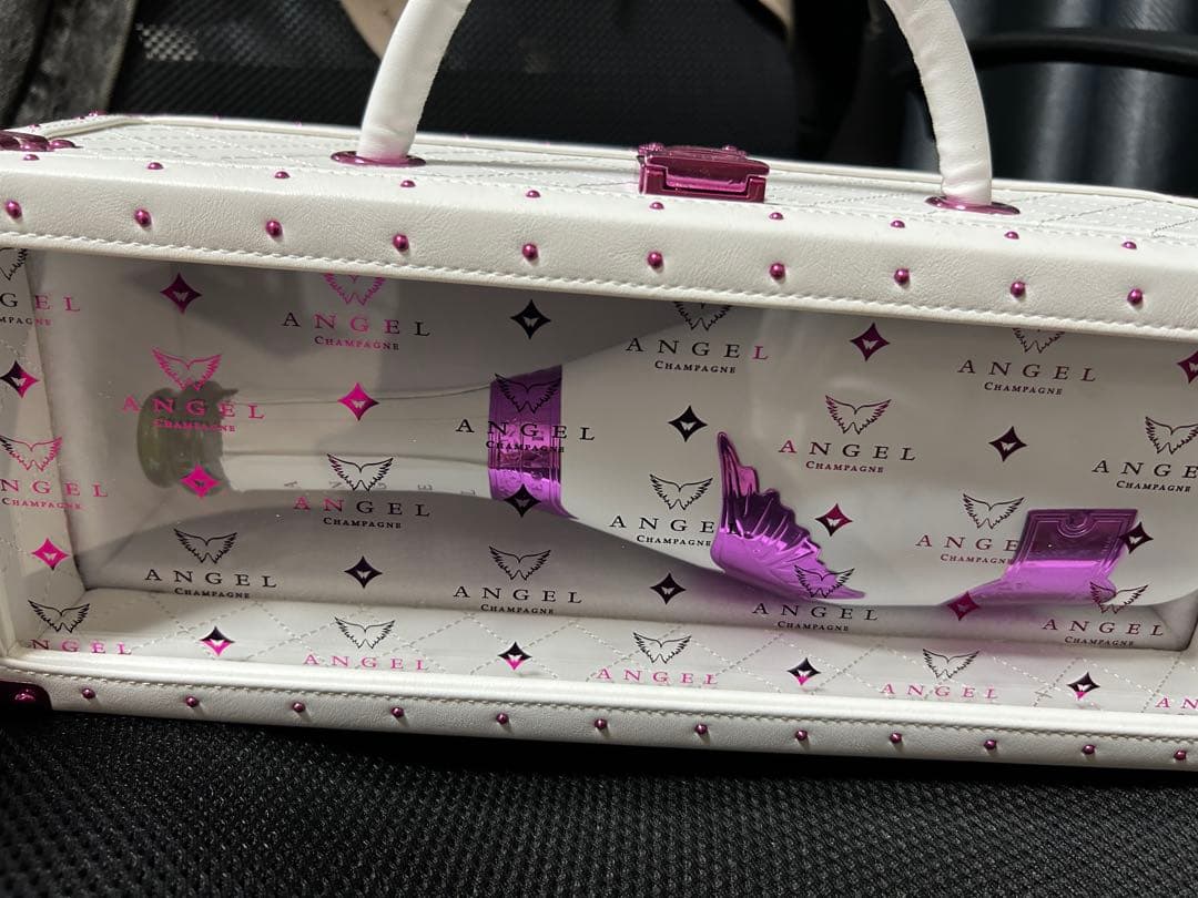 エンジェル　シャンパン　空き瓶