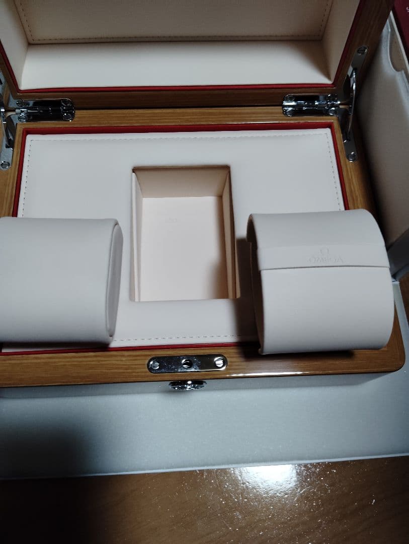 OMEGA 時計収納ボックス ほぼ未使用