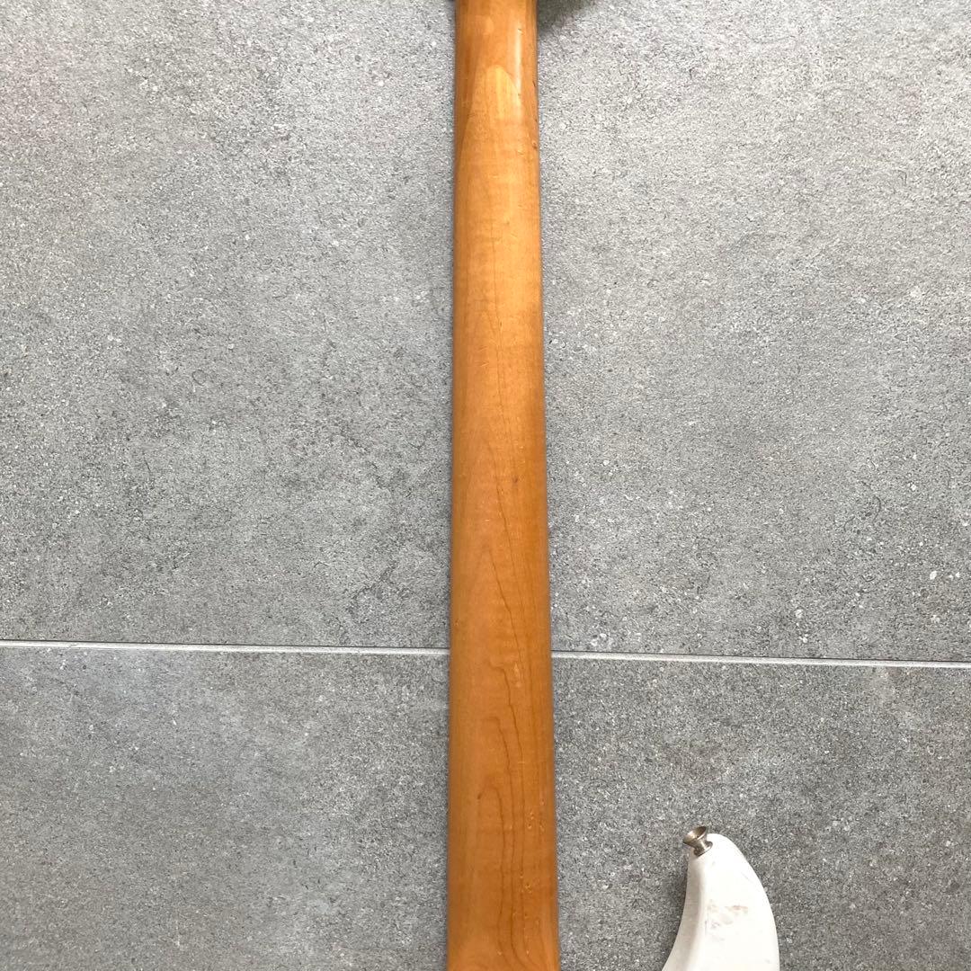 Fernandes Limited Edition ホワイト 4弦エレキベース