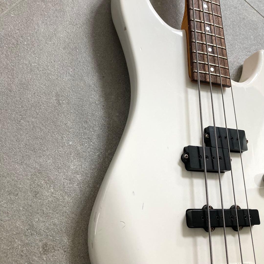 Fernandes Limited Edition ホワイト 4弦エレキベース