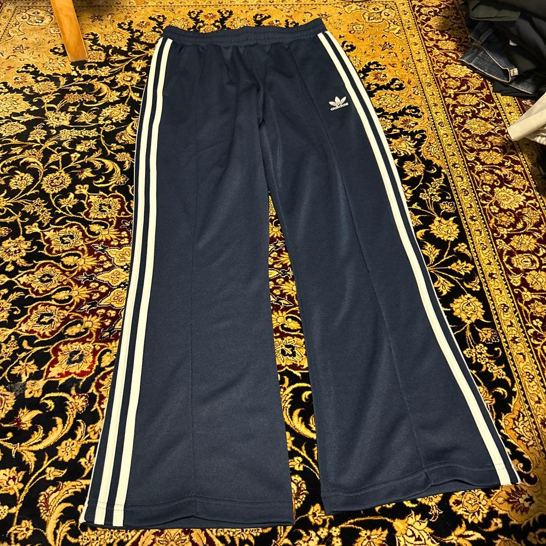 アディダストラックパンツ　フレアパンツ　ストレート　00s